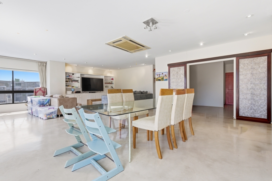 To Let 4 Bedroom Property for Rent in Sea Point Western Cape